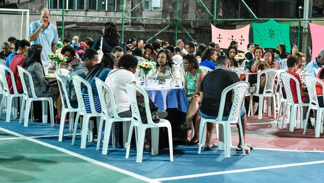Camacã: O primeiro baile da EJA marca o dia do estudante